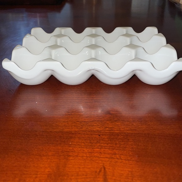 Vintage Porcelain Egg Crate - Picture 2 of 3